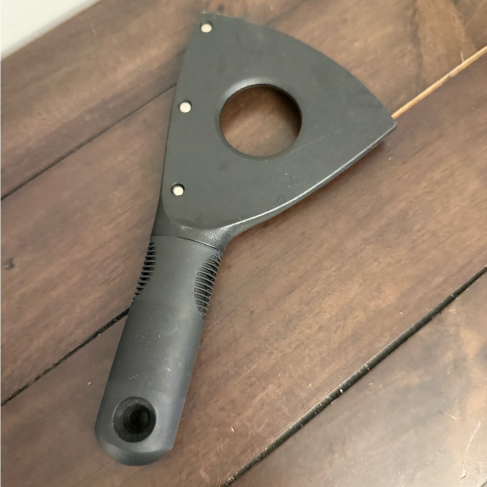 Oxo Black jar opener